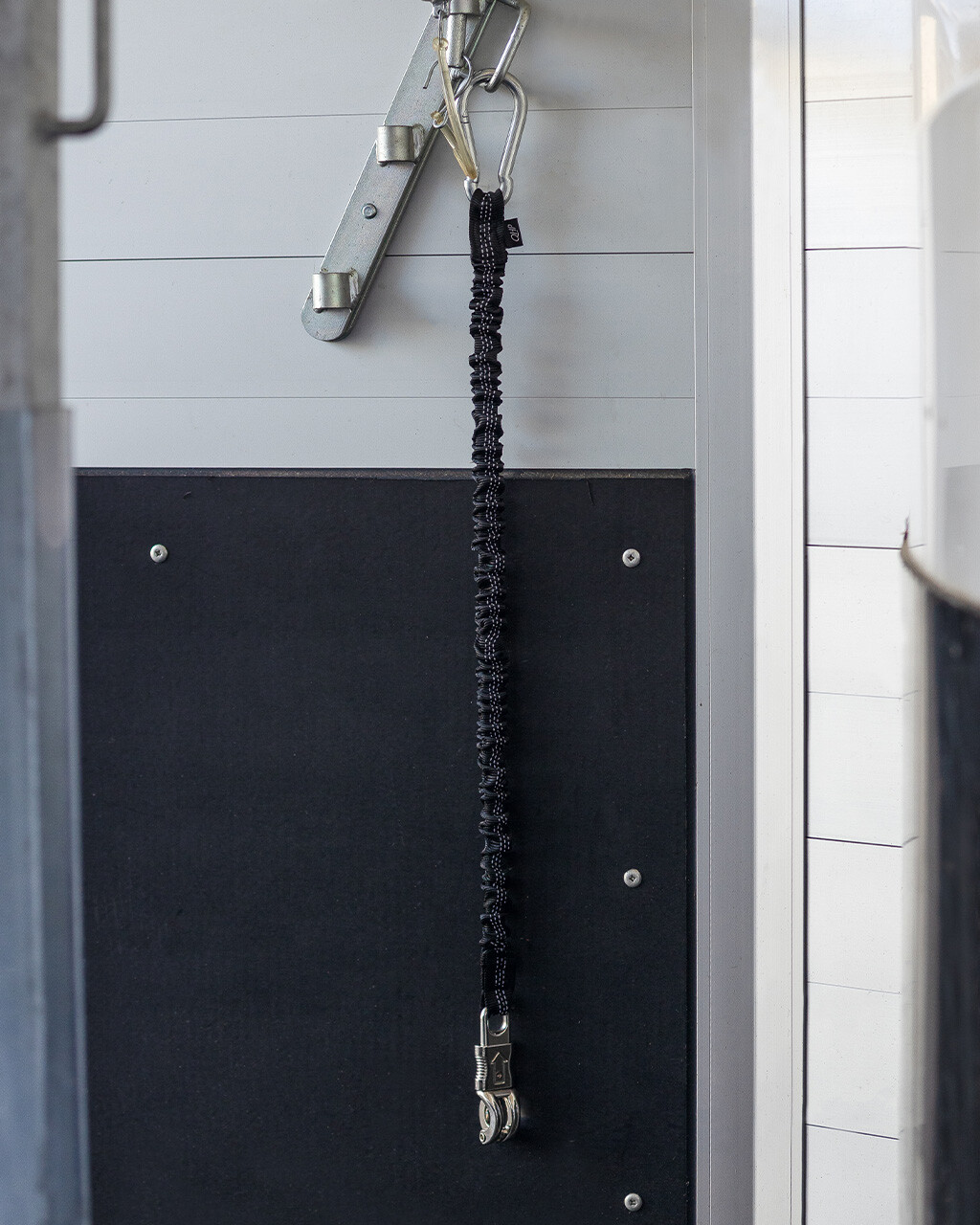 Elastická přivazovací guma do přívěsu, 60 cm, černá.