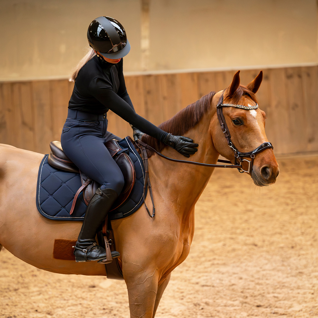 Podsedlová dečka PerformNow námořnická modrá
